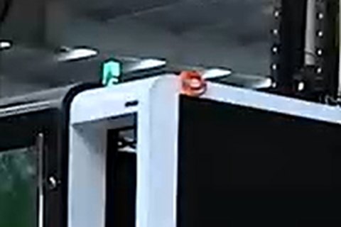 �F ���U�\���� �t�@�C�o�[���[�U�[�ؒf�@